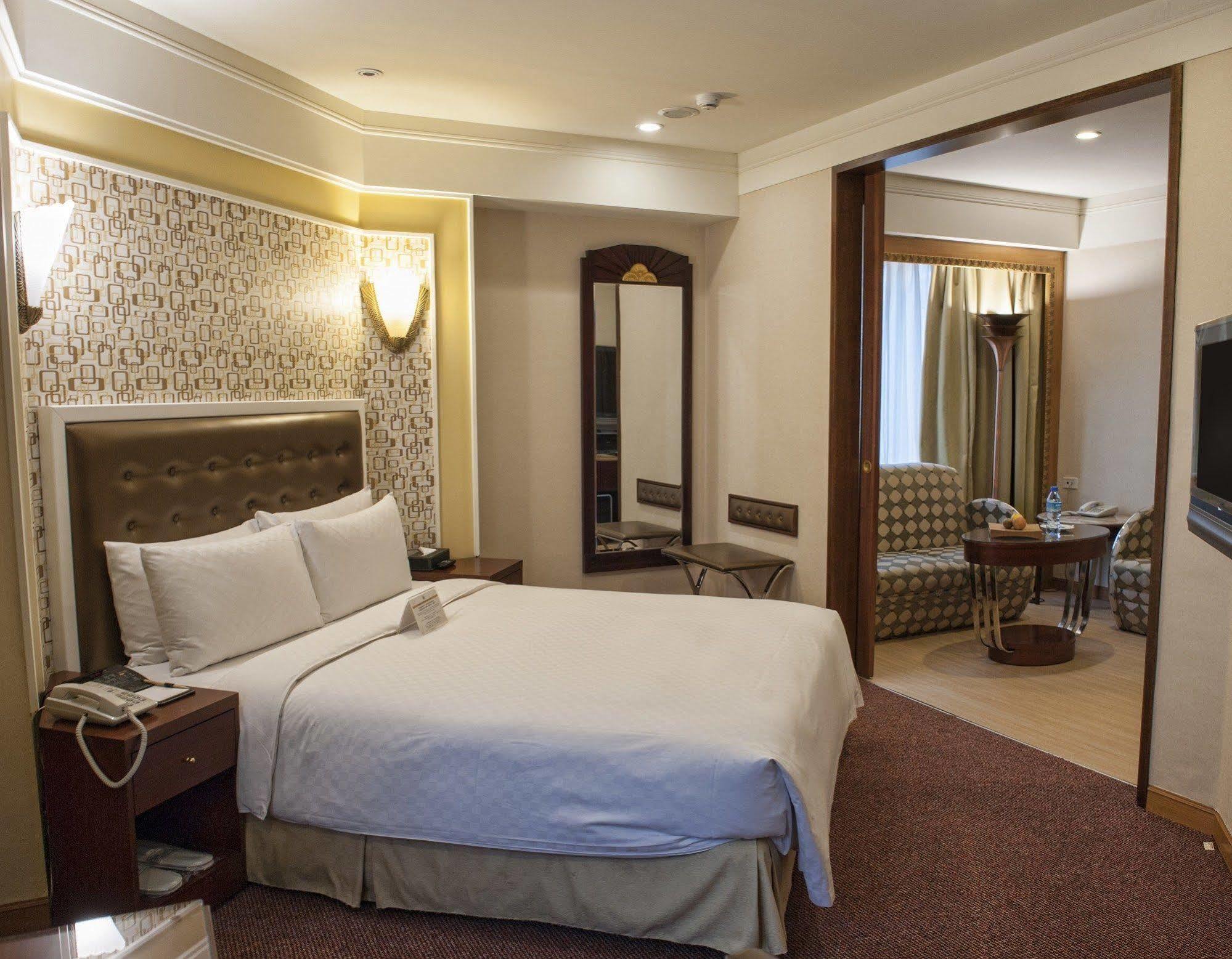Royal Palace Hotel Tajpej Buitenkant foto