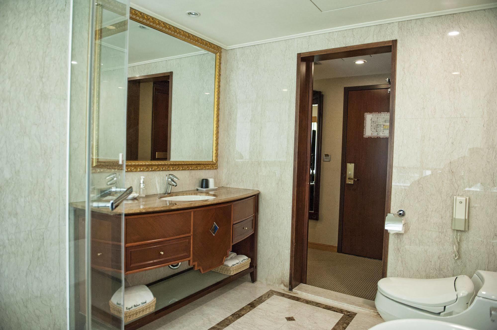 Royal Palace Hotel Tajpej Buitenkant foto