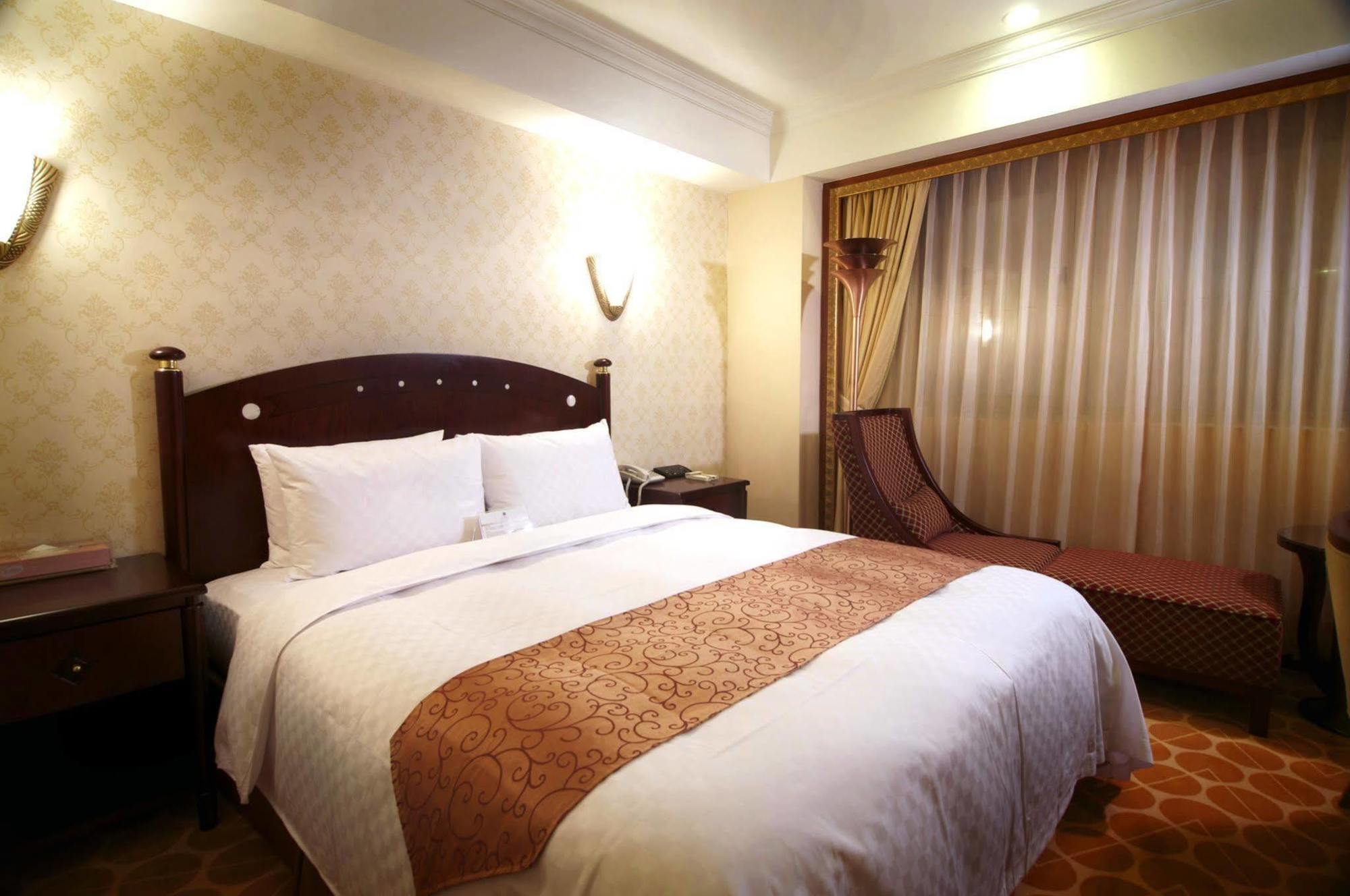Royal Palace Hotel Tajpej Buitenkant foto