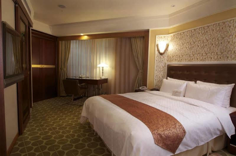 Royal Palace Hotel Tajpej Buitenkant foto